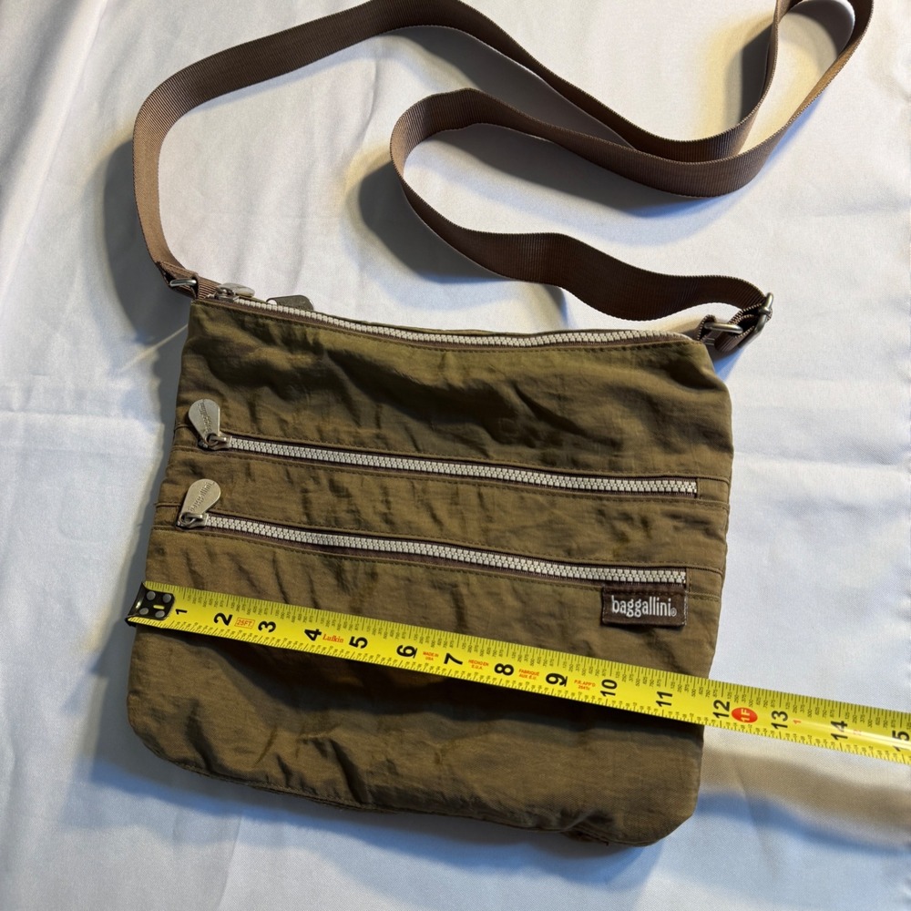 Baggallini Olive Green Nylon Crossbody Bag Multi Zip Travel Purse Brown Strap - Picture 4 of 11